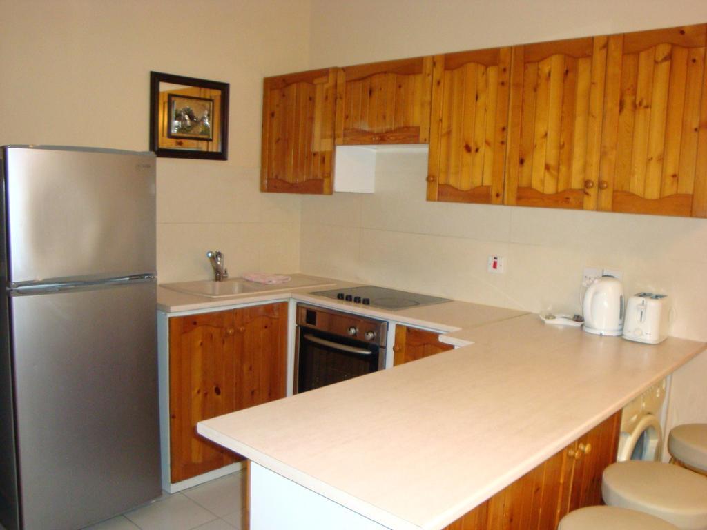 River Beach Apartments Лімасол Номер фото