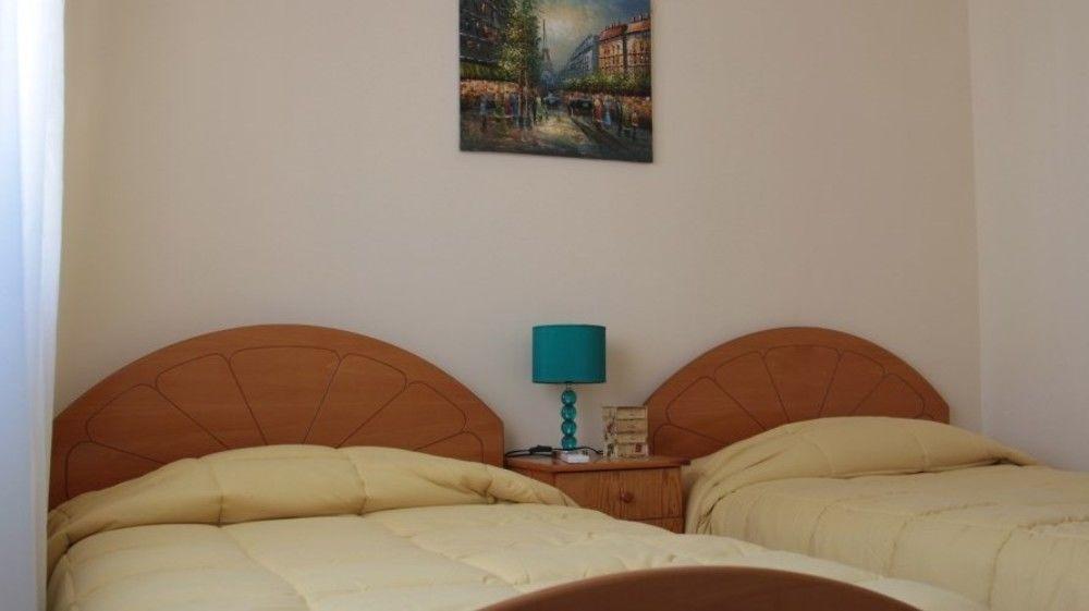 River Beach Apartments Лімасол Екстер'єр фото