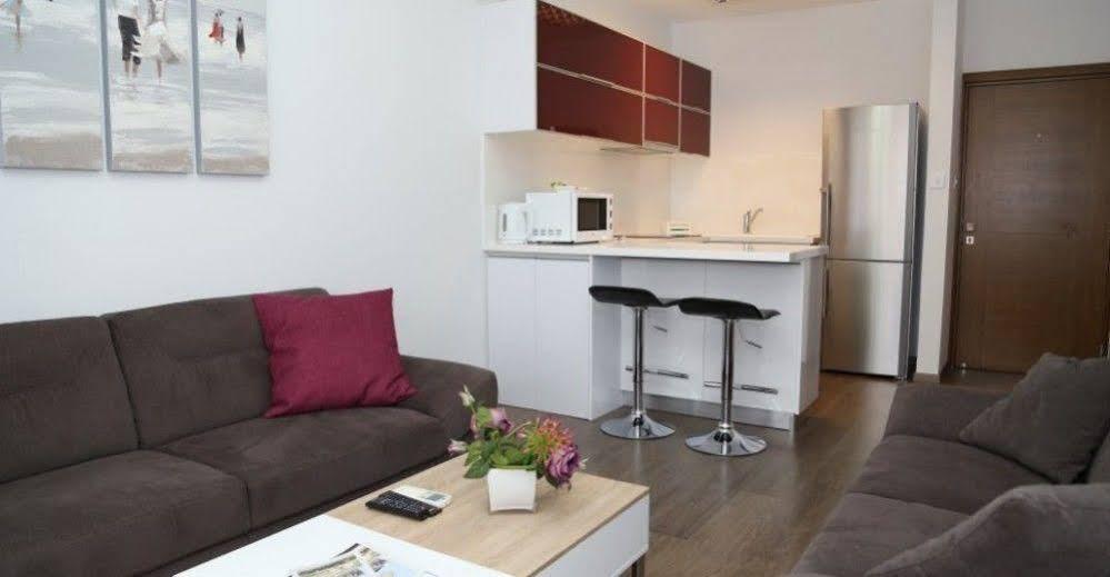 River Beach Apartments Лімасол Екстер'єр фото